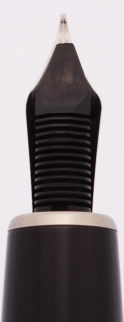 Delta Titanio Ti 22 Fountain Pen (1982) - Black w Chrome Trim and